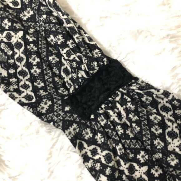 LUCKY BRAND Longsleeved printed top felt v neck XS - Picture 3 of 10